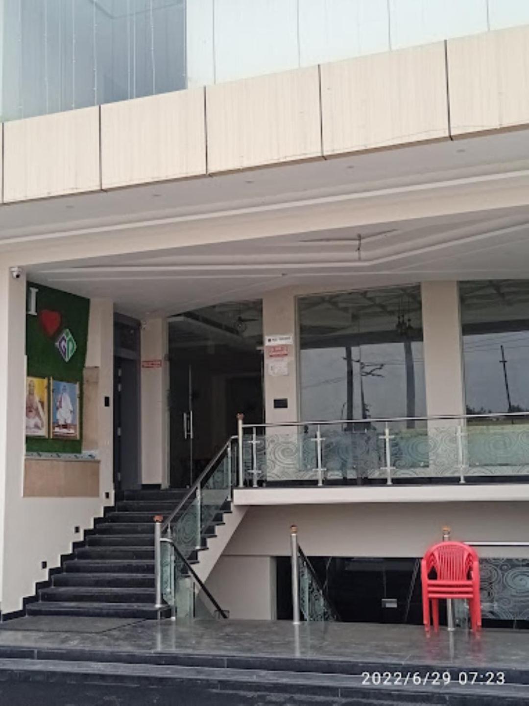 Guru Dev Palace Hotel & Lawn,Ayodhya Exterior foto